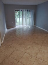 1140 Lake Victoria Dr in West Palm Beach, FL - Building Photo - Building Photo