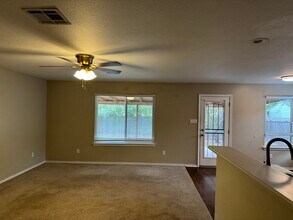 450 Carriage Way in Kyle, TX - Building Photo - Building Photo