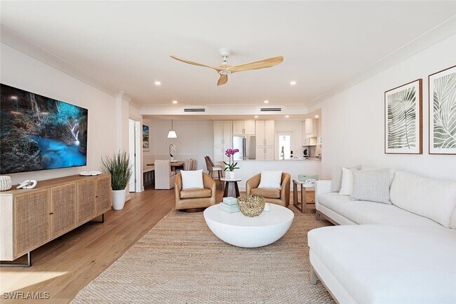 400 Park Shore Dr in Naples, FL - Building Photo - Building Photo