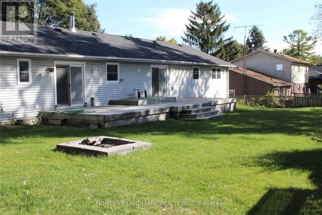 32 Elmvale Blvd in Whitchurch-Stouffville, ON - Building Photo - Building Photo