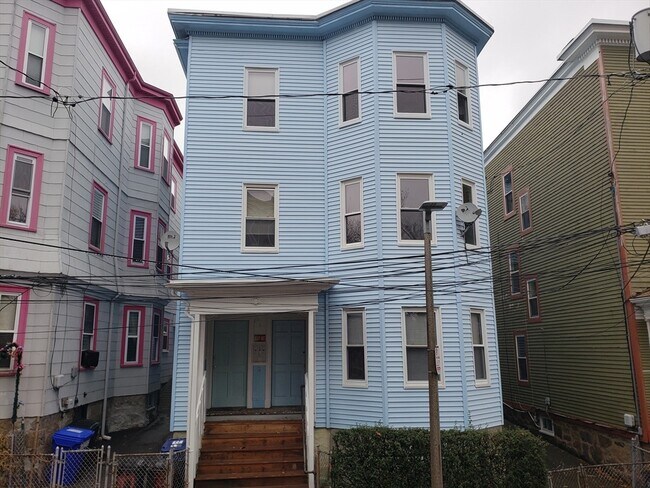 11 Arcola St, Unit 1 in Boston, MA - Building Photo - Building Photo