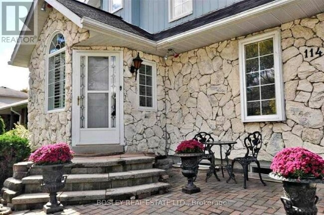 114 Lorne Ave in Newmarket, ON - Building Photo - Building Photo