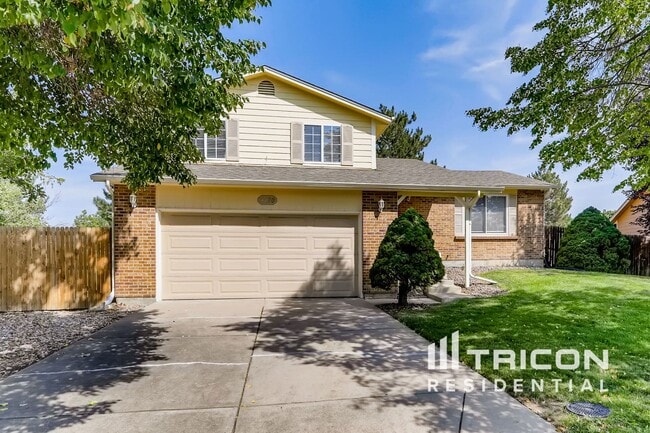 4170 S Biscay Cir in Aurora, CO - Building Photo - Building Photo