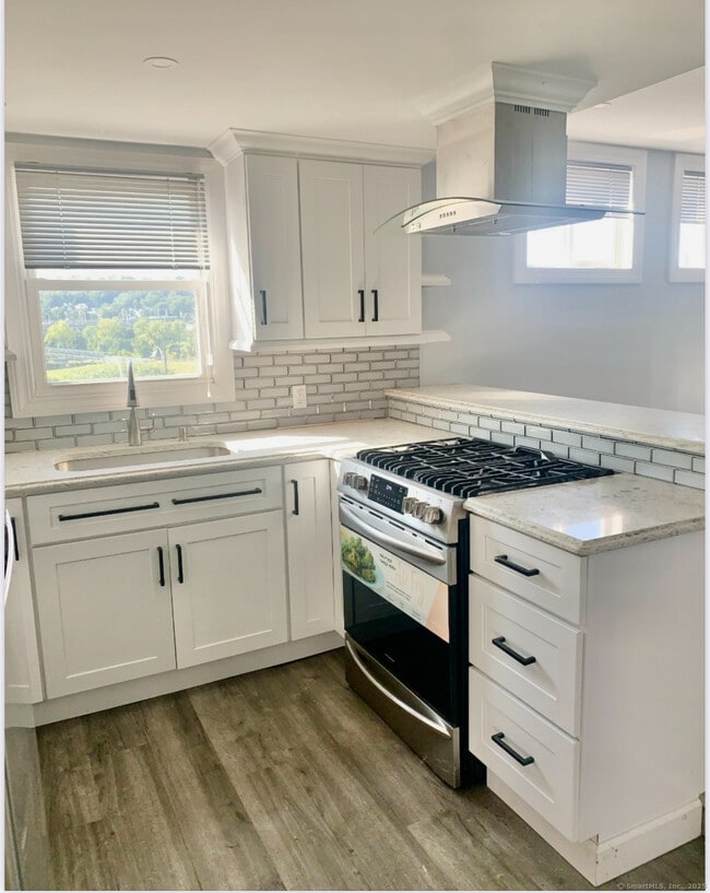 property at 15 Minerva St