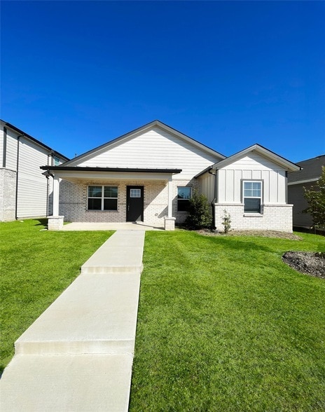 4079 Dayton Dr in Forney, TX - Foto de edificio - Building Photo