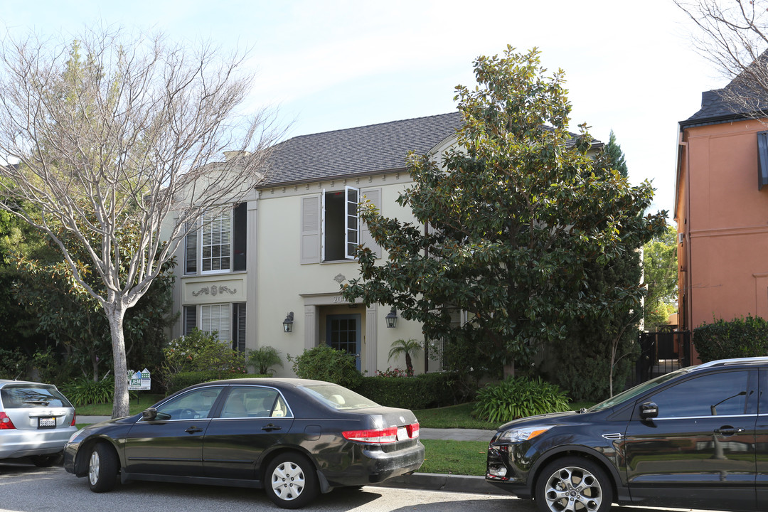 204 South Reeves Drive Apartments in Beverly Hills, CA - Building Photo