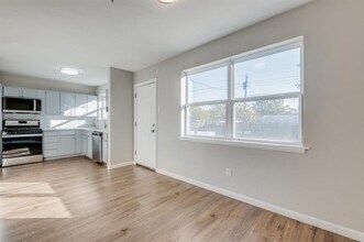 4416 Motley Dr in Mesquite, TX - Building Photo - Building Photo