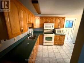 92 Gary Ave in Hamilton, ON - Building Photo - Building Photo