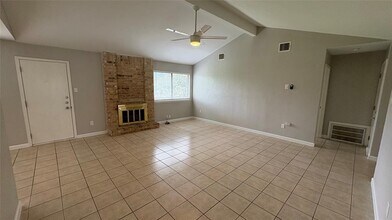 2201 Silver Spur Dr in Round Rock, TX - Building Photo - Building Photo