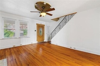 2221 Wightman St in Pittsburgh, PA - Building Photo - Building Photo