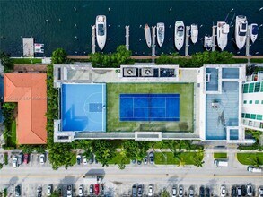 7928 East Dr in North Bay Village, FL - Building Photo - Building Photo