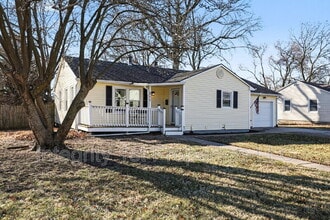 211 SE 7th St in Lee's Summit, MO - Building Photo - Building Photo