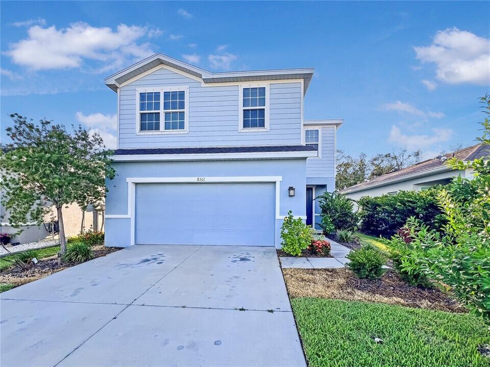 8511 Rain Lily Crossing in Parrish, FL - Building Photo