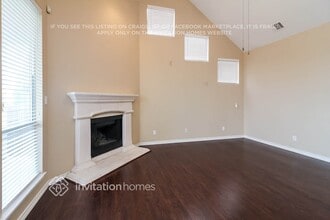 908 Evergreen Ln in Burleson, TX - Foto de edificio - Building Photo