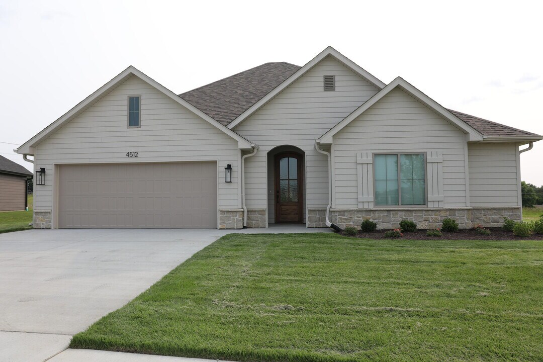 4512 Estacada Dr in Columbia, MO - Building Photo