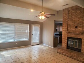 117 Valley Spring Dr in Arlington, TX - Building Photo - Building Photo