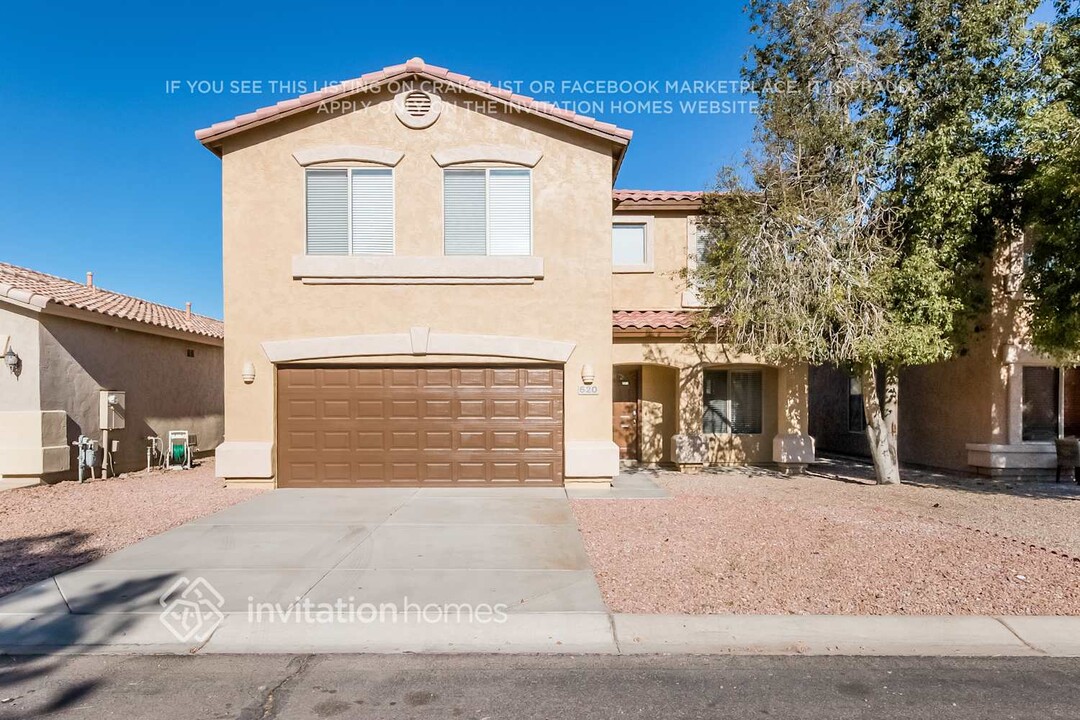 620 E Red Rock Trail in San Tan Valley, AZ - Building Photo