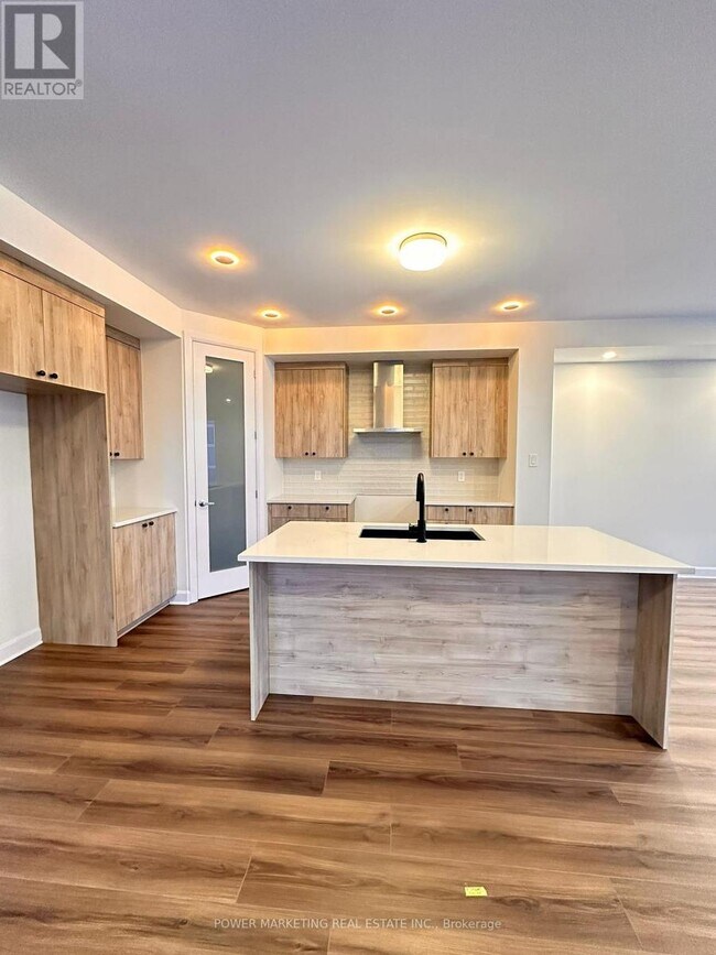 1028 Ventus Wy in Ottawa, ON - Building Photo - Building Photo