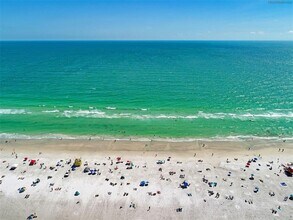 5640 Cape Leyte Dr in Siesta Key, FL - Foto de edificio - Building Photo