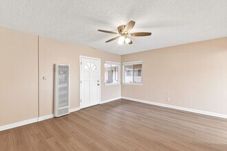 1427 W Parade St, Unit 03 in Long Beach, CA - Building Photo - Building Photo