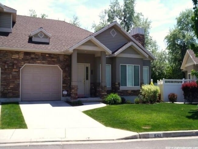 property at 720 S Clearwater Falls Dr