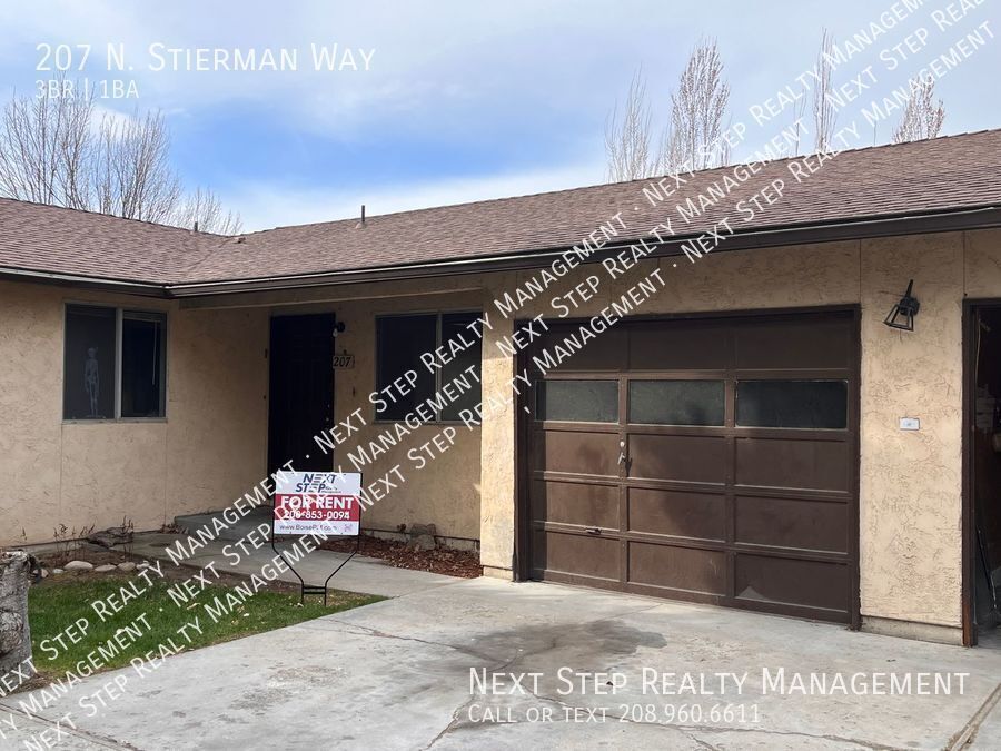 207 N Stierman Way in Eagle, ID - Building Photo