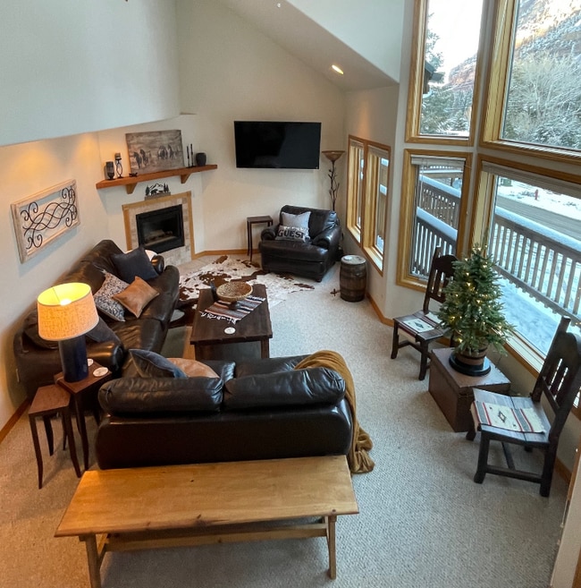 1472 Oak St in Ouray, CO - Foto de edificio - Building Photo