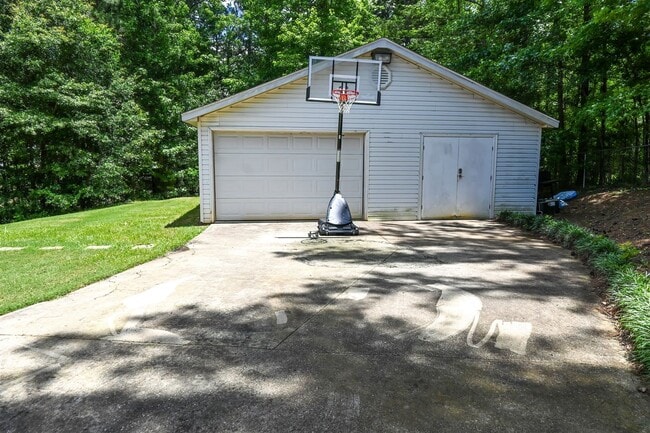 332 W Pine Dr in Fortson, GA - Building Photo - Building Photo