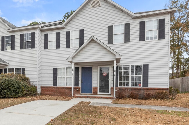 1075 W Pueblo Dr in Jacksonville, NC - Building Photo - Building Photo