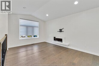 1029 Lublin Ave. in Windsor, ON - Building Photo - Building Photo