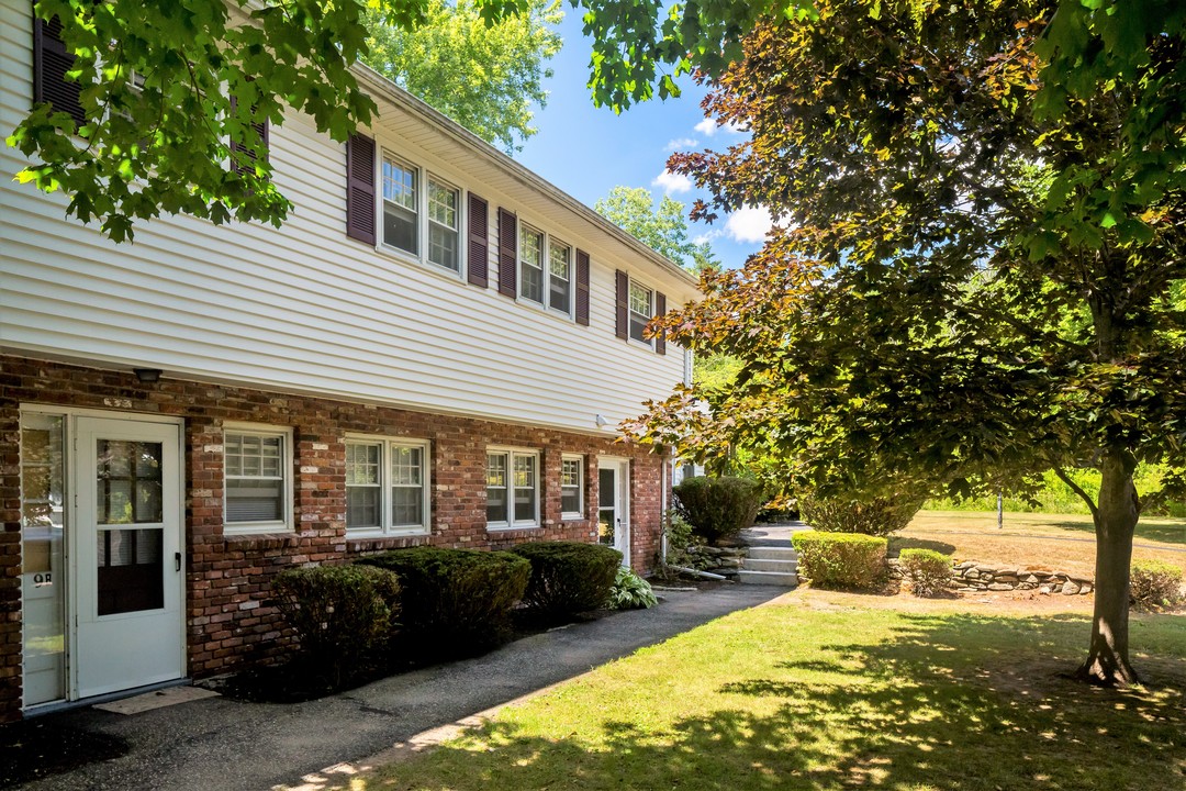 Holly House in Litchfield, CT - Building Photo