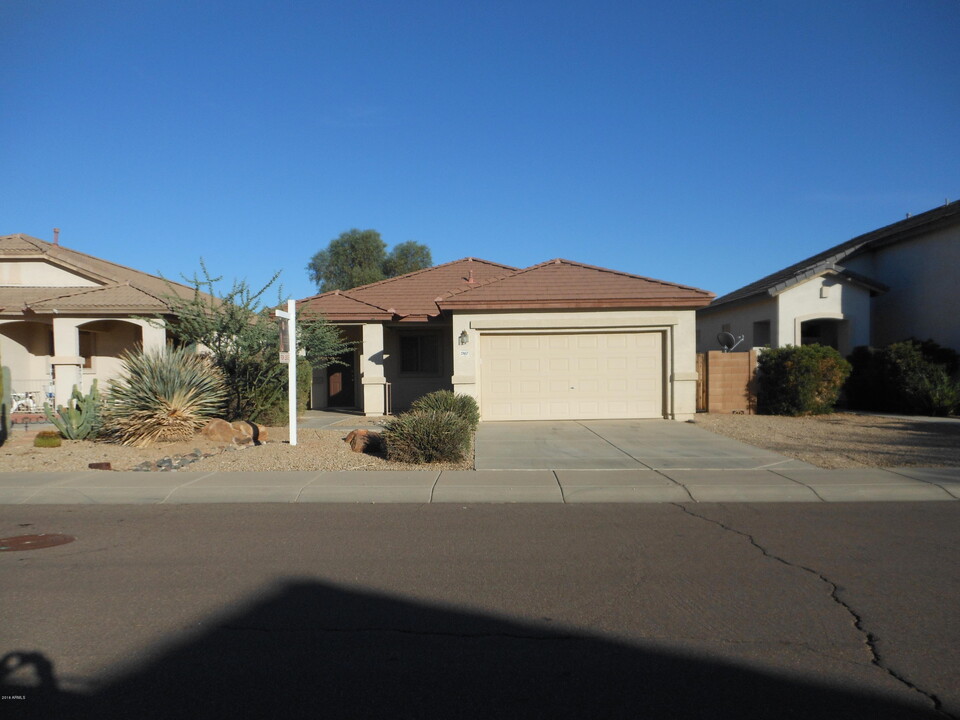 17657 N 167th Dr in Surprise, AZ - Foto de edificio