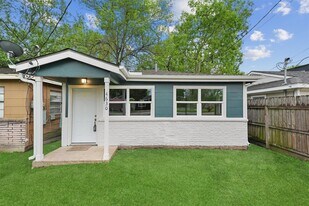 4630 Clover St in Houston, TX - Building Photo