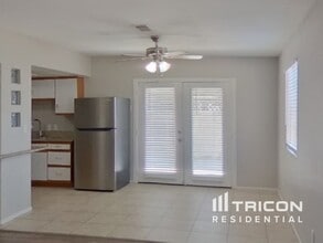 5723 Deer Valley Dr in Las Vegas, NV - Building Photo - Building Photo