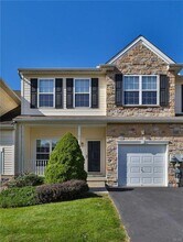 144 Willow Dr in Easton, PA - Building Photo - Building Photo