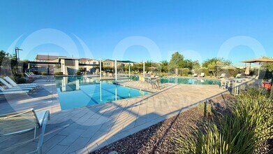 1068 E Sabino Dr in Chandler, AZ - Building Photo - Building Photo
