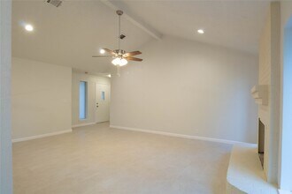 13111 Campos Dr in Houston, TX - Building Photo - Building Photo