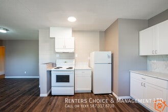 Cat Friendly Main Floor Apartment in TABER in Taber, AB - Building Photo - Building Photo