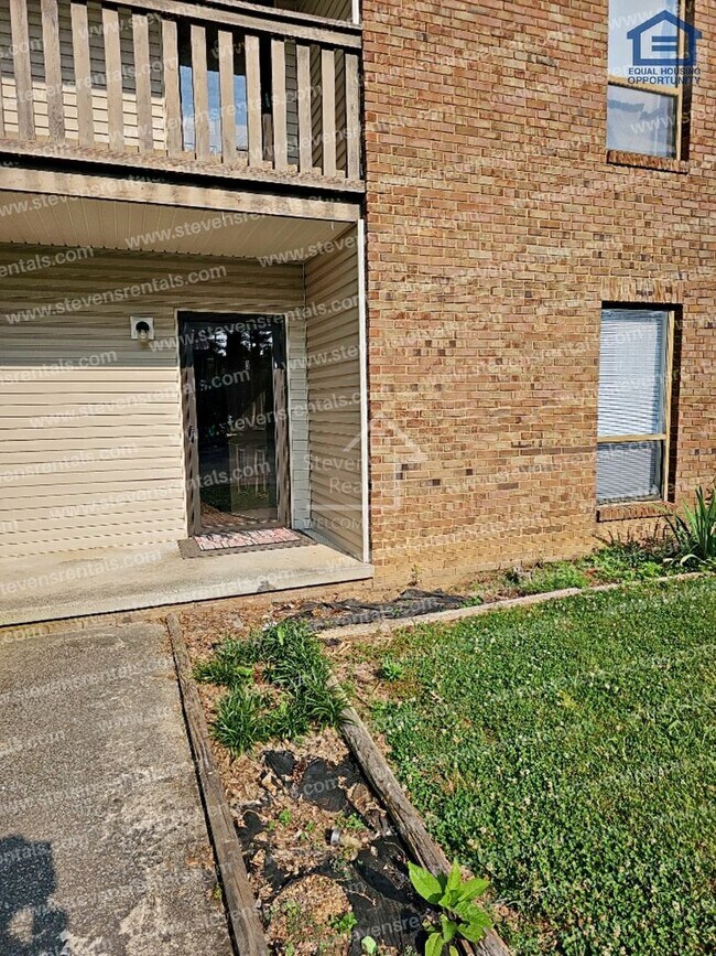 419 Oriole Dr in McMinnville, TN - Building Photo - Building Photo