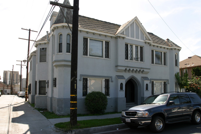 514 E 14th St in Long Beach, CA - Foto de edificio - Building Photo