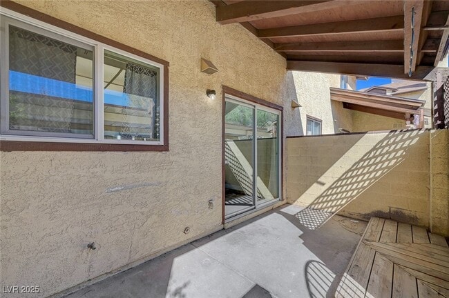 property at 527 Kristin Ln