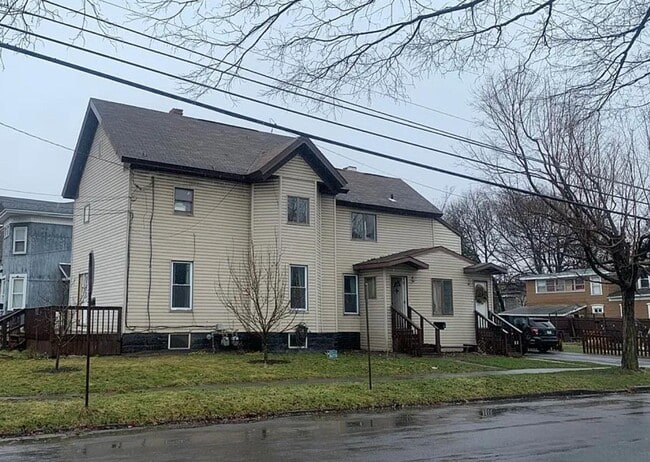 100 W Ellis St in East Syracuse, NY - Building Photo - Building Photo