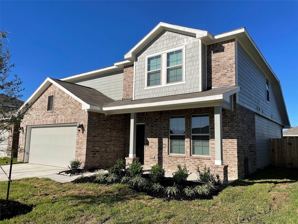 24807 Oakheath Arbor Ln in Huffman, TX - Building Photo
