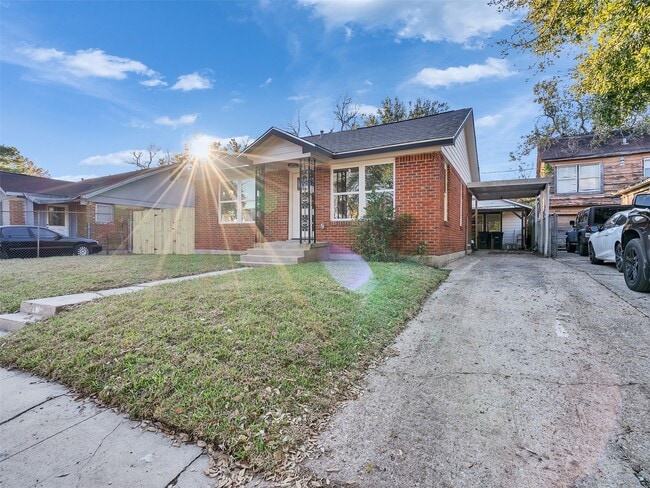 property at 2416 Cumberland St