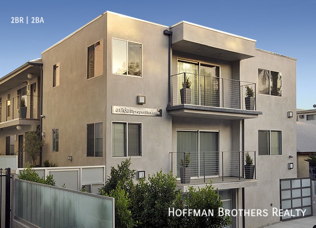 1418 N Poinsettia Pl