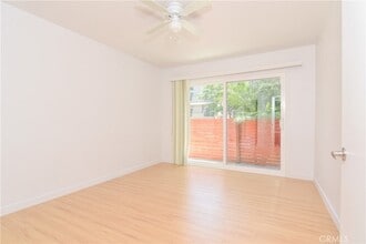 11921 Goshen Ave, Unit 1 in Los Angeles, CA - Foto de edificio - Building Photo