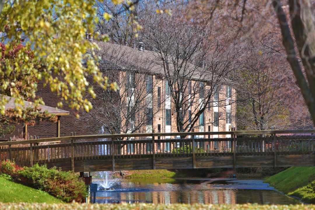 Ashton Lake Apartments Photo