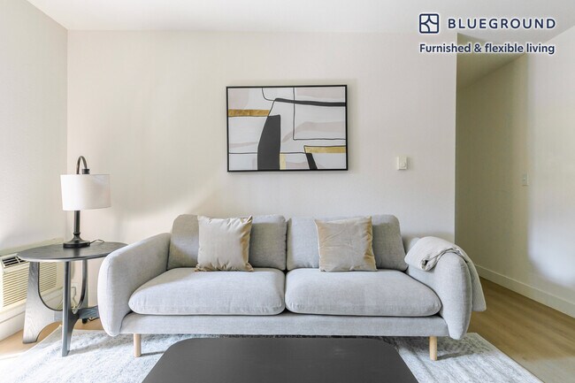 1600 Villa St in Mountain View, CA - Building Photo - Building Photo