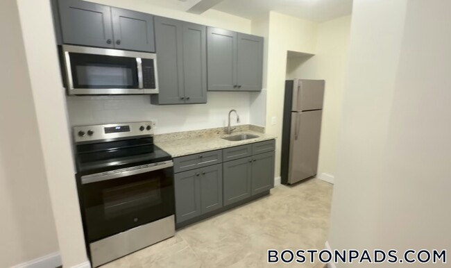 244 Kelton St, Unit 3