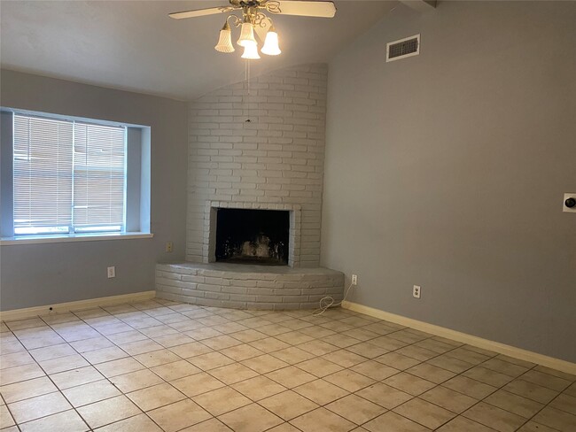 10834 Sela Ln in Houston, TX - Building Photo - Building Photo